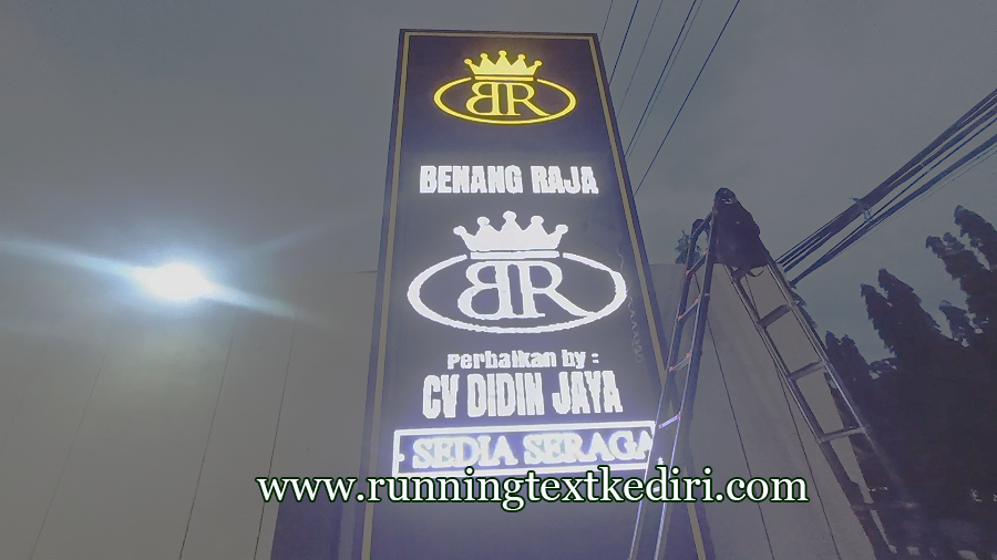 <p>Pembenahan running text bisa anda hubungi kami untuk melakukan perbaikan di tempat kami dan kami juga memberikan harga murah untuk anda, sebelum melakukan pembenahan kami juga akan mencari tahu kerusakan pada barang tersebut dan anda bisa berikan kepercayaan pada kami, kami akan mengerjakan barang anda secara professional dan juga tepat waktu.</p>